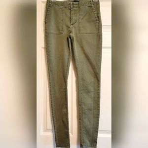 Tinsel women's green stretchy skinny jeans size 25 front and back pockets